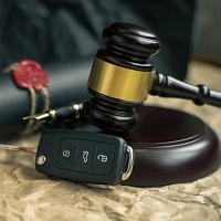 ВС РФ: снятие автомобиля с регистрационного учета не свидетельствует о прекращении права собственности на него